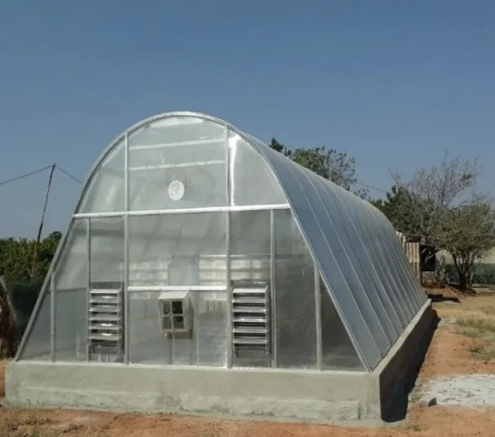 The unit from the side with ventilation flaps